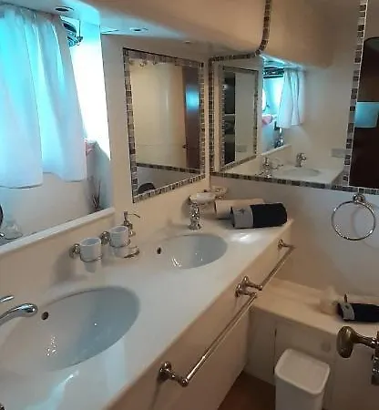 Botel Casa Sull'acqua *
