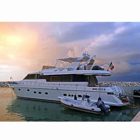 Botel Casa Sull'acqua Rodi Garganico