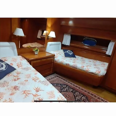 Casa Sull'acqua Botel